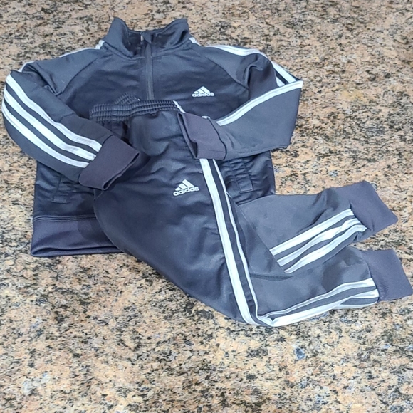 5t adidas pants